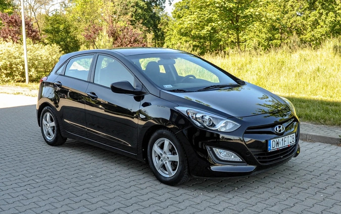 Hyundai I30 cena 29900 przebieg: 161000, rok produkcji 2012 z Wojkowice małe 67